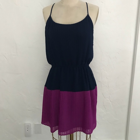 olive + oak navy pink colorblock pleated dress! - Picture 4 of 8